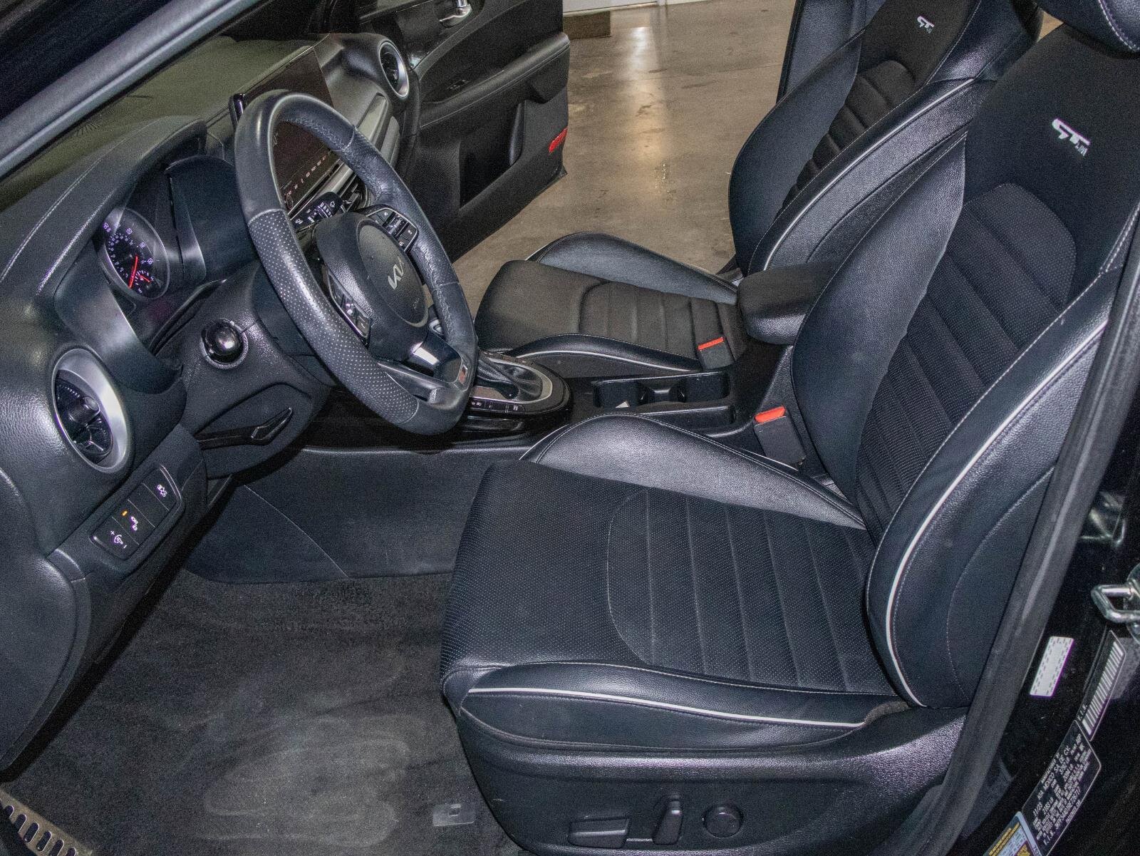 Used 2024 Kia Forte GT-Line w/ GT-Line Premium Package image 8