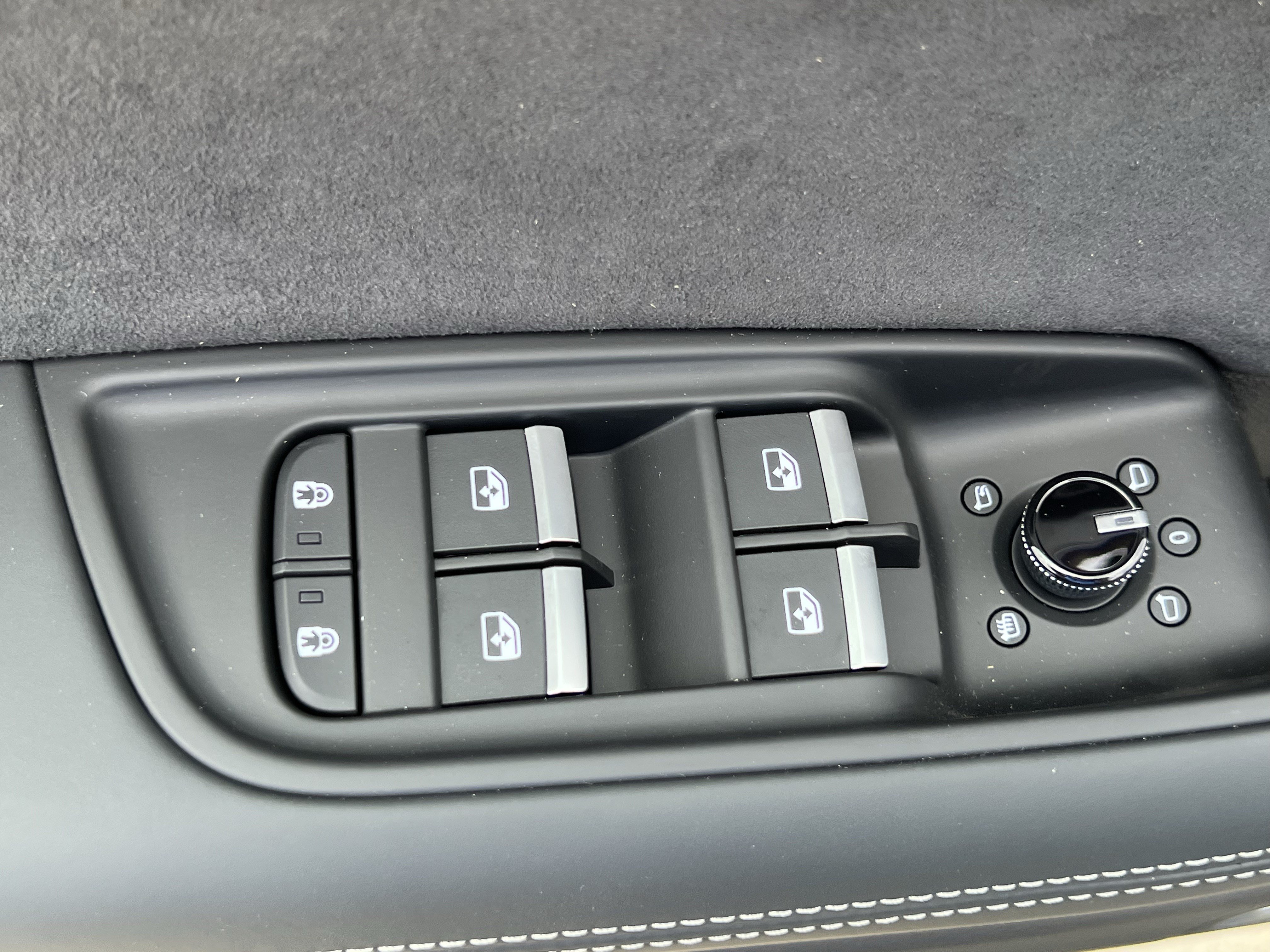 New 2026 Audi SQ8 Prestige AWD/4WD image 14
