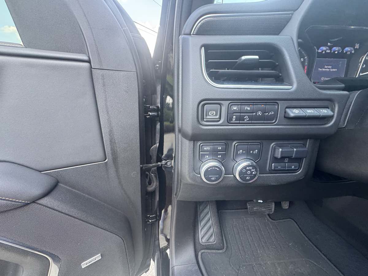 Used 2021 GMC Yukon AT4 AWD/4WD image 13