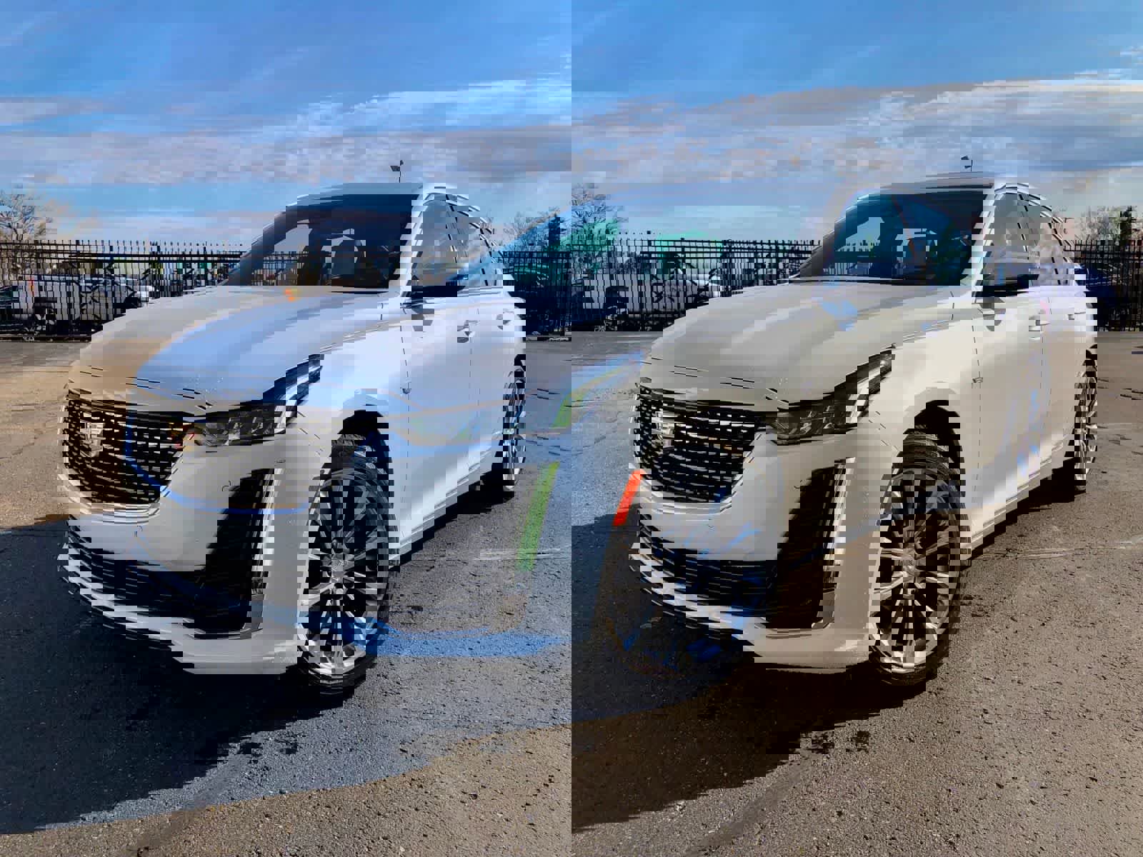 Used 2023 Cadillac CT5 Luxury image 1