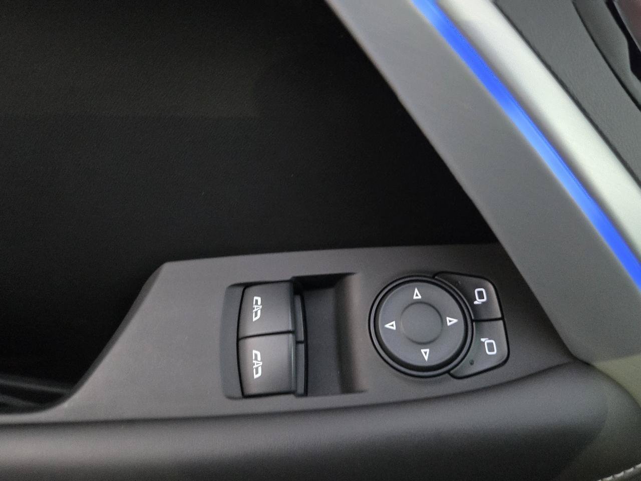 Used 2018 Chevrolet Camaro SS RWD image 26