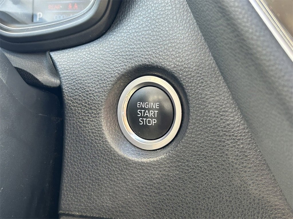 Used 2022 Toyota Corolla LE w/ LE Convenience Package image 23