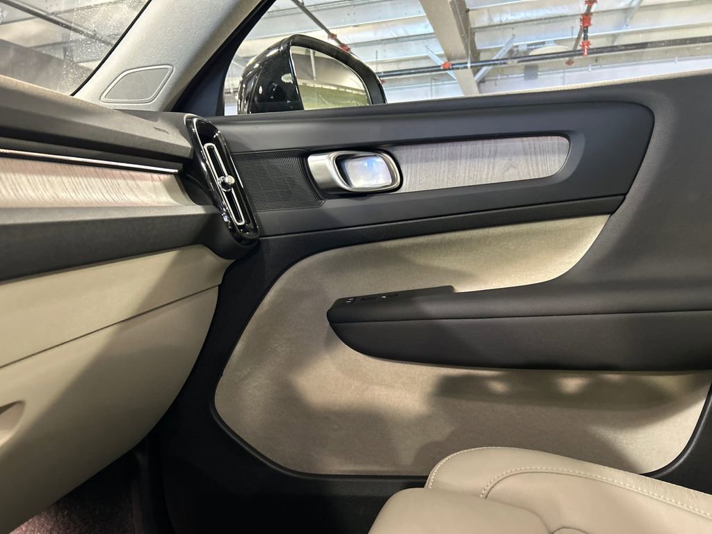 Used 2023 Volvo XC40 B5 Plus w/ Driver Assist Package AWD/4WD image 20