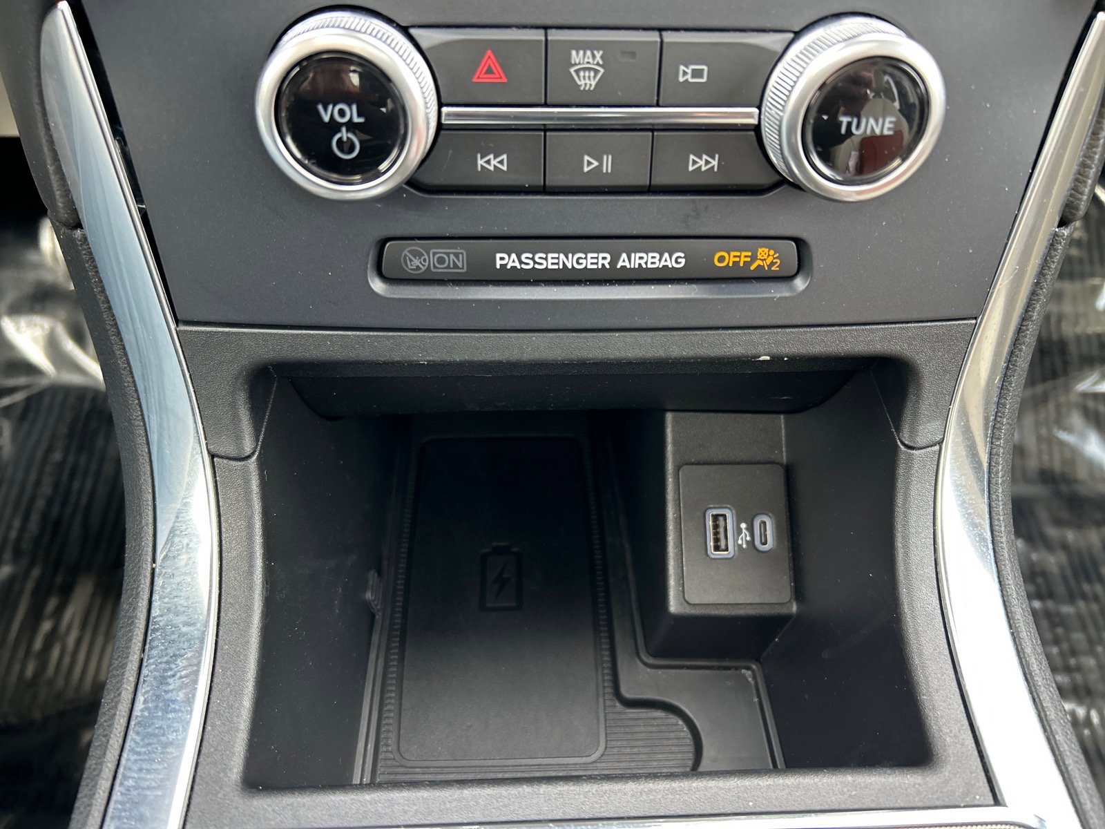 Certified 2022 Ford Edge Titanium image 29