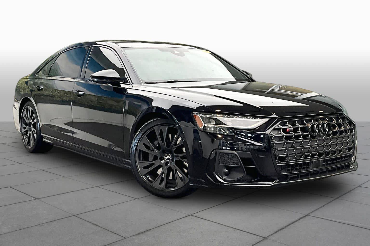 Certified 2025 Audi S8 AWD/4WD image 3