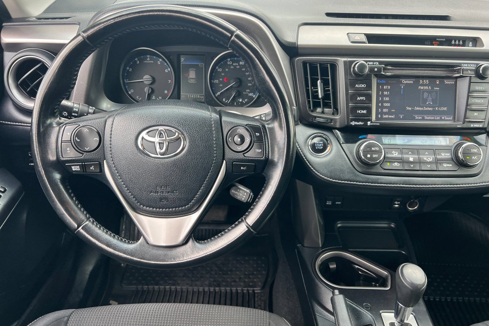 Used 2018 Toyota RAV4 XLE AWD/4WD image 11
