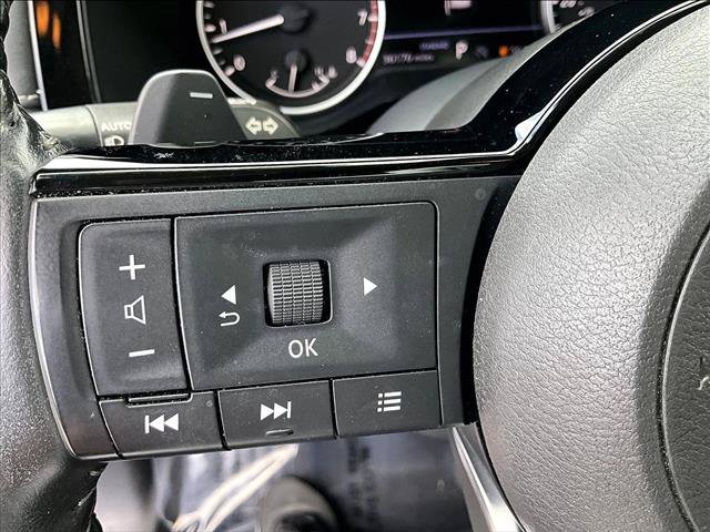 Used 2022 Nissan Pathfinder SV FWD image 19
