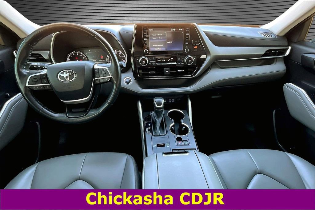 Used 2022 Toyota Highlander XLE image 7
