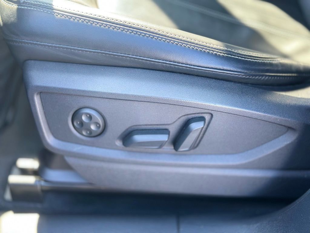 Used 2023 Audi Q5 2.0T Premium w/ Convenience Package image 16