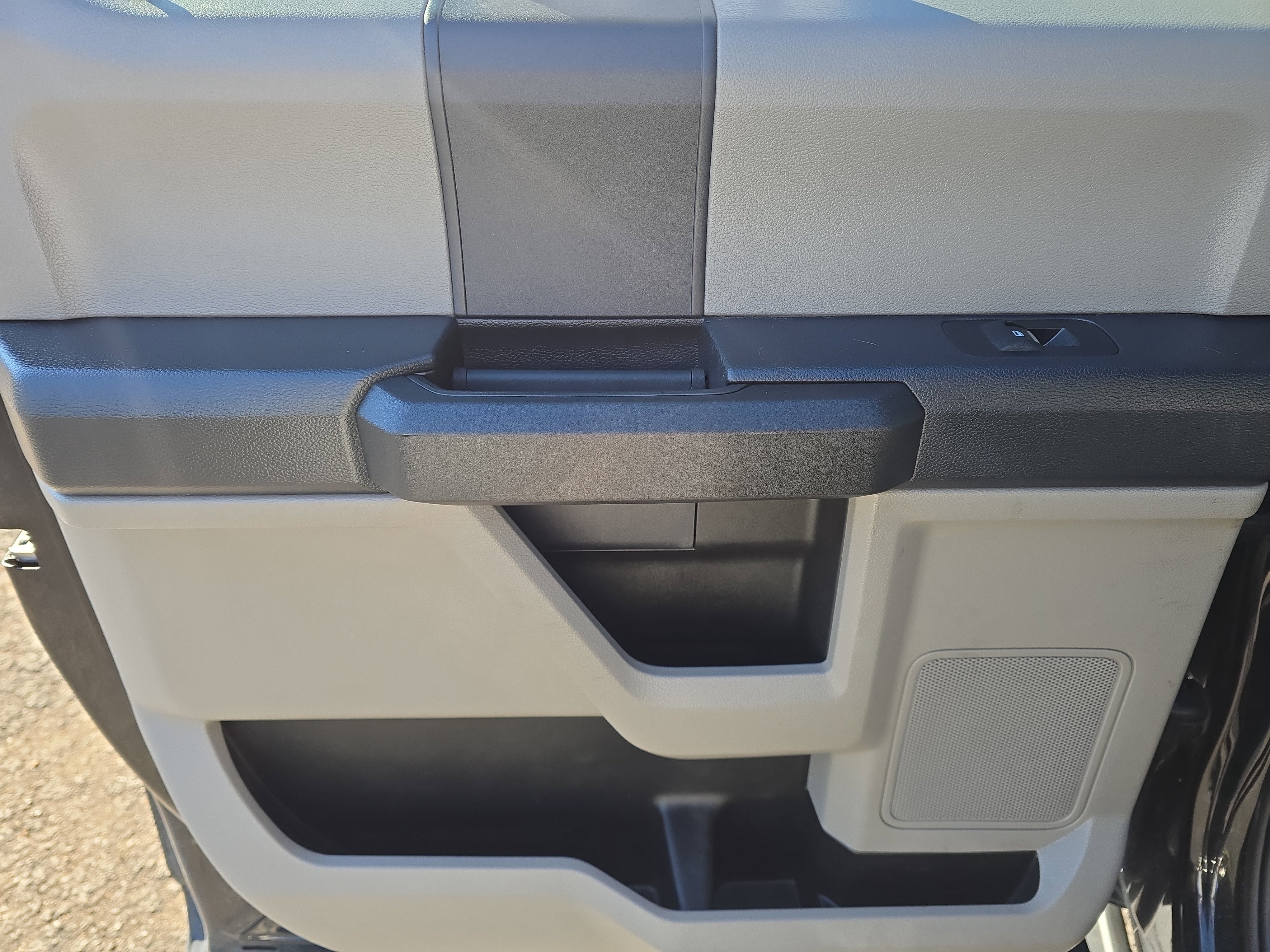 Used 2022 Ford F350 XL w/ Power Equipment Group image 26