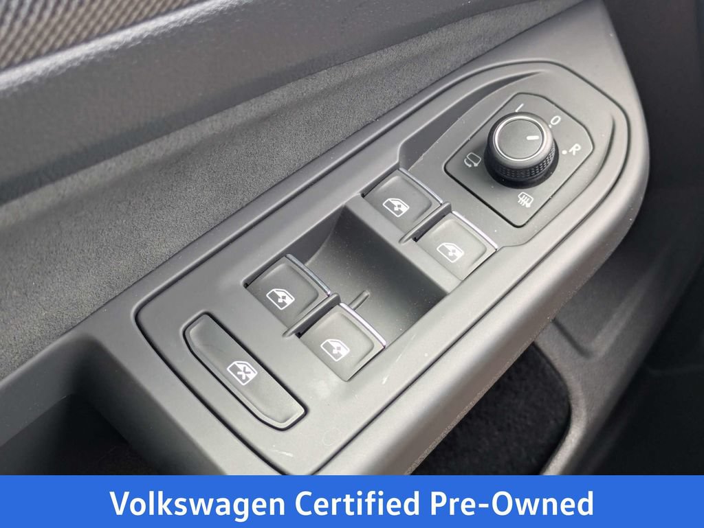 Certified 2026 Volkswagen GTI SE FWD image 25