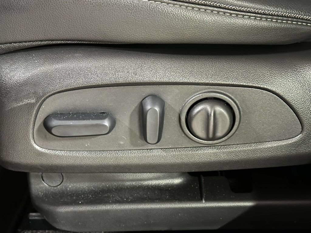 Used 2023 Buick Encore GX Preferred w/ Cold Weather Comfort Package FWD image 20
