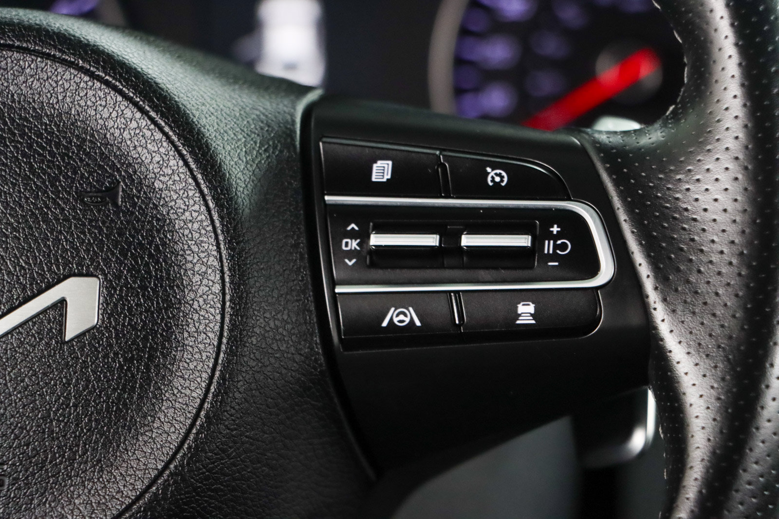 Used 2022 Kia Stinger GT1 RWD image 14