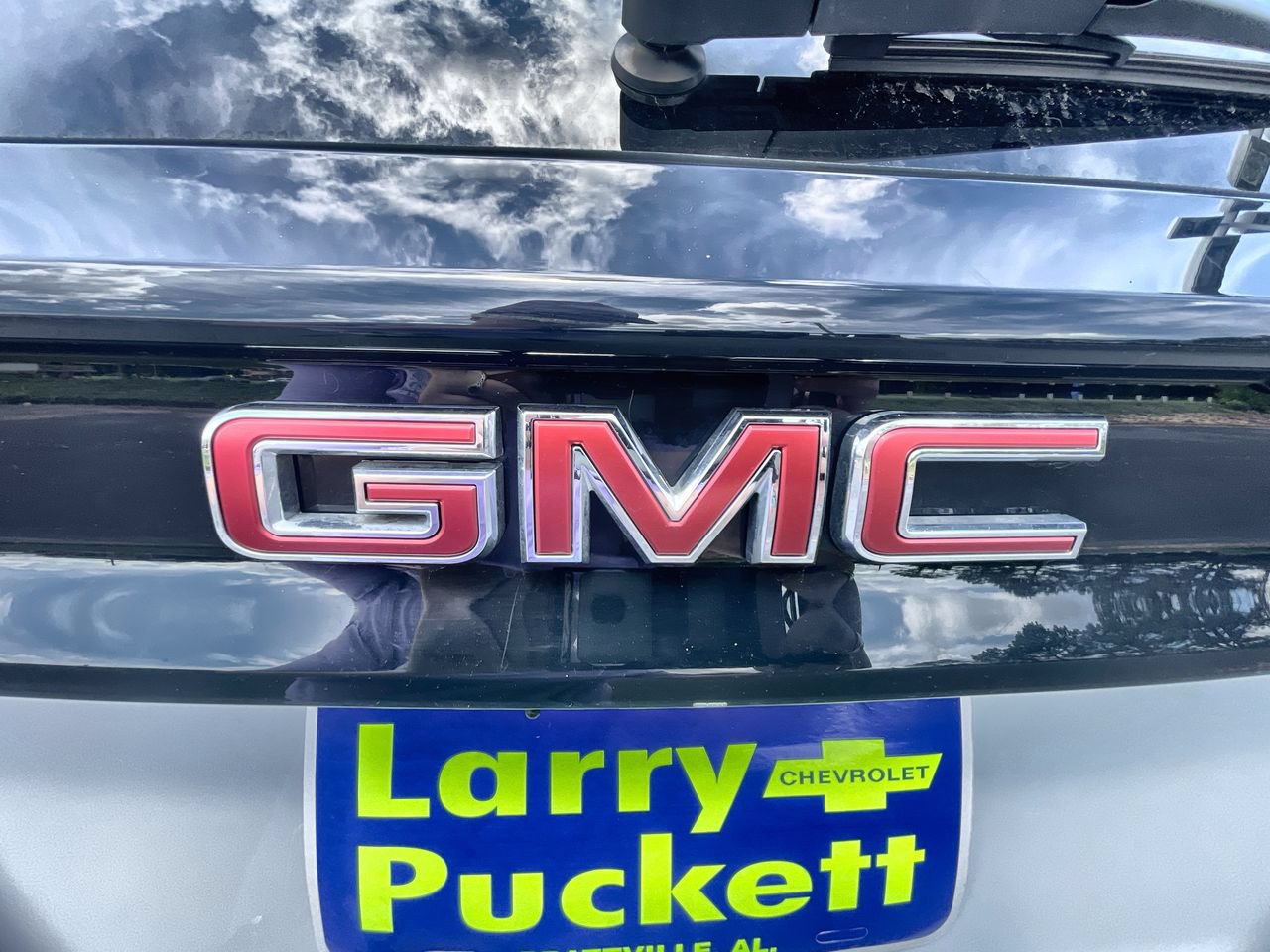 Used 2025 GMC Acadia Elevation FWD image 32