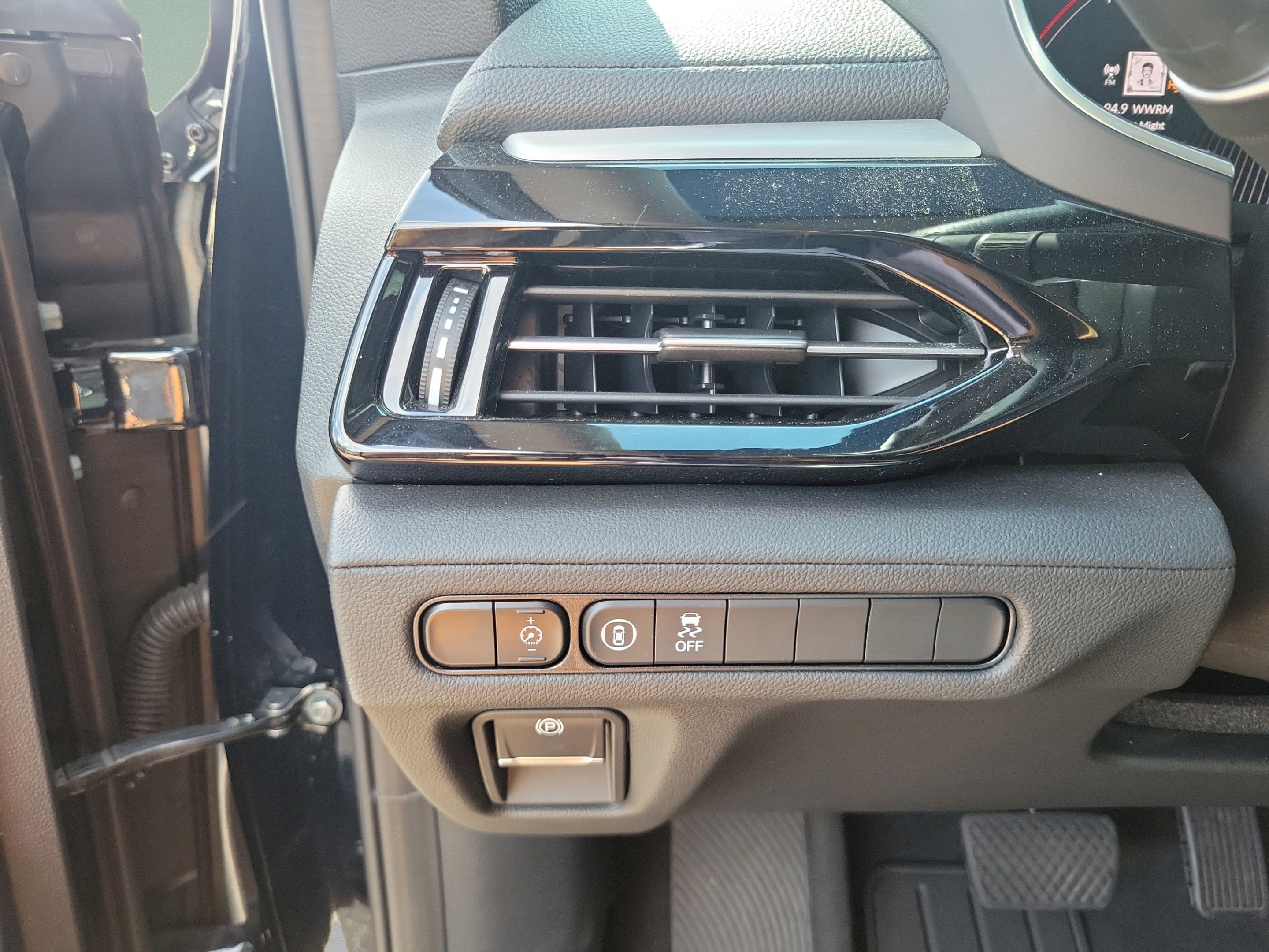 Used 2025 Acura MDX SH-AWD image 13