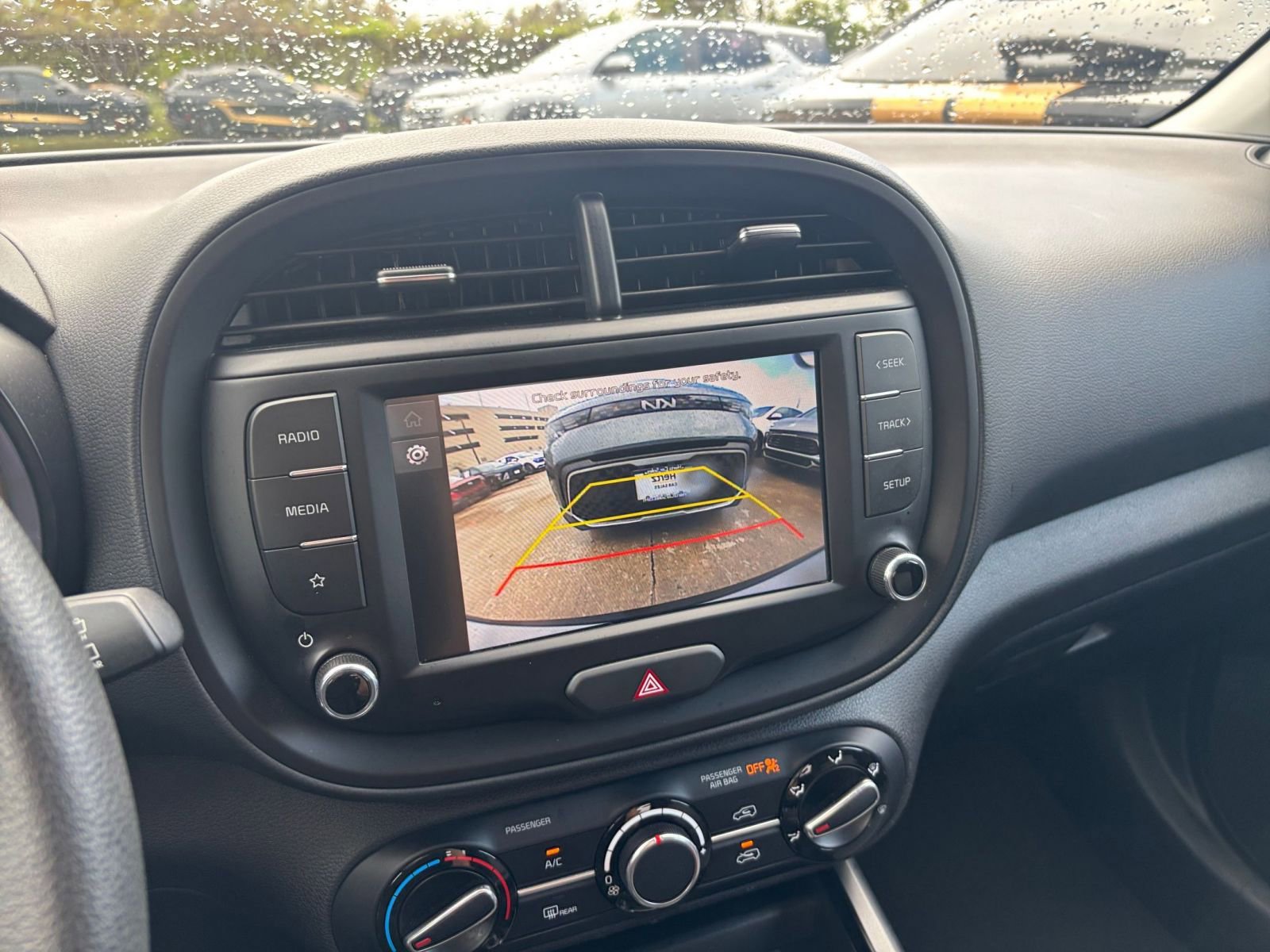 Used 2025 Kia Soul LX w/ LX Technology Package FWD image 22
