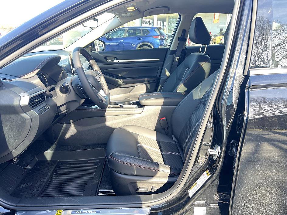 New 2025 Nissan Altima 2.5 SR image 11