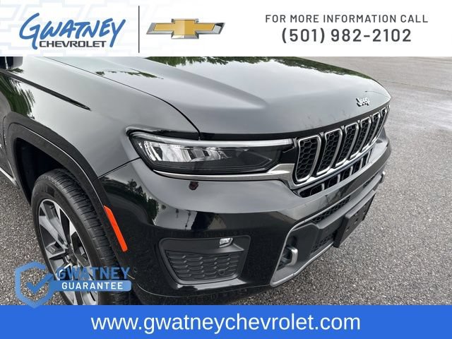 Used 2023 Jeep Grand Cherokee Overland w/ Luxury Tech Group IV AWD/4WD image 13