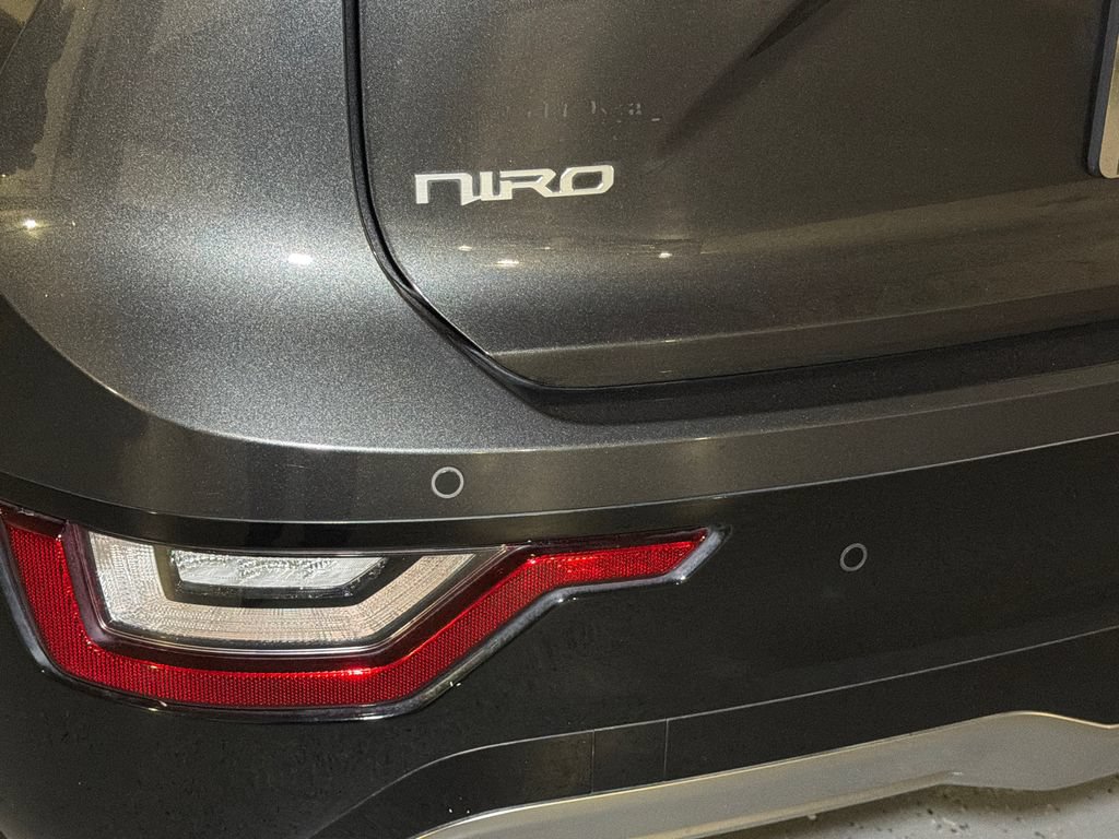 Certified 2023 Kia Niro Wave FWD image 5