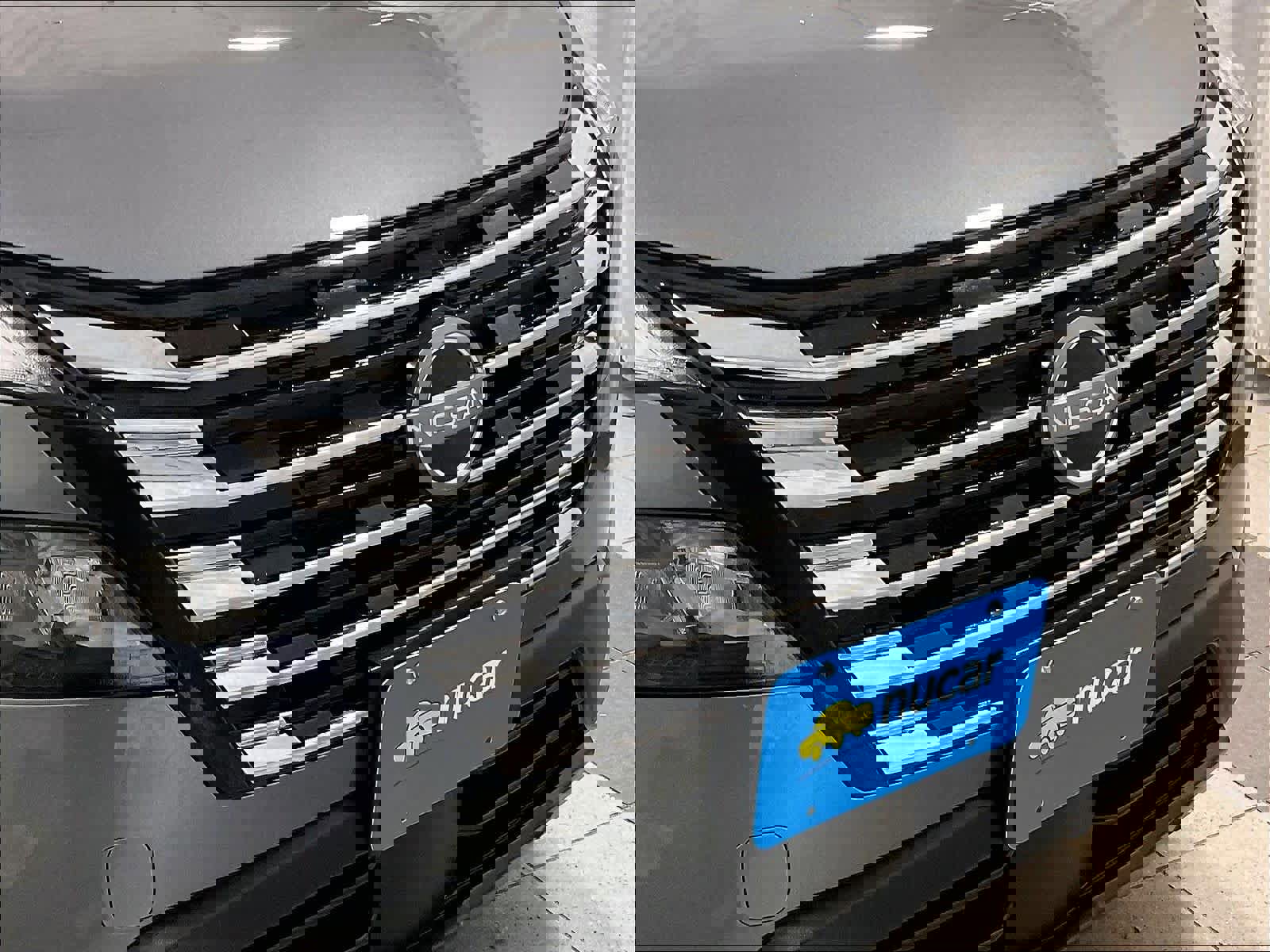 Used 2025 Nissan Rogue S image 31