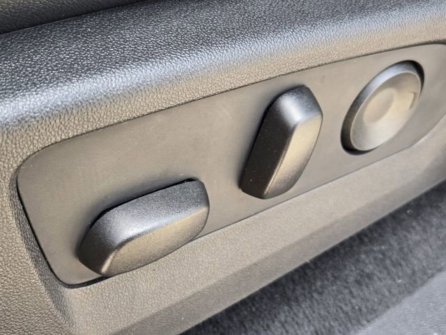 Used 2025 Chevrolet Colorado ZR2 w/ Technology Package AWD/4WD image 33
