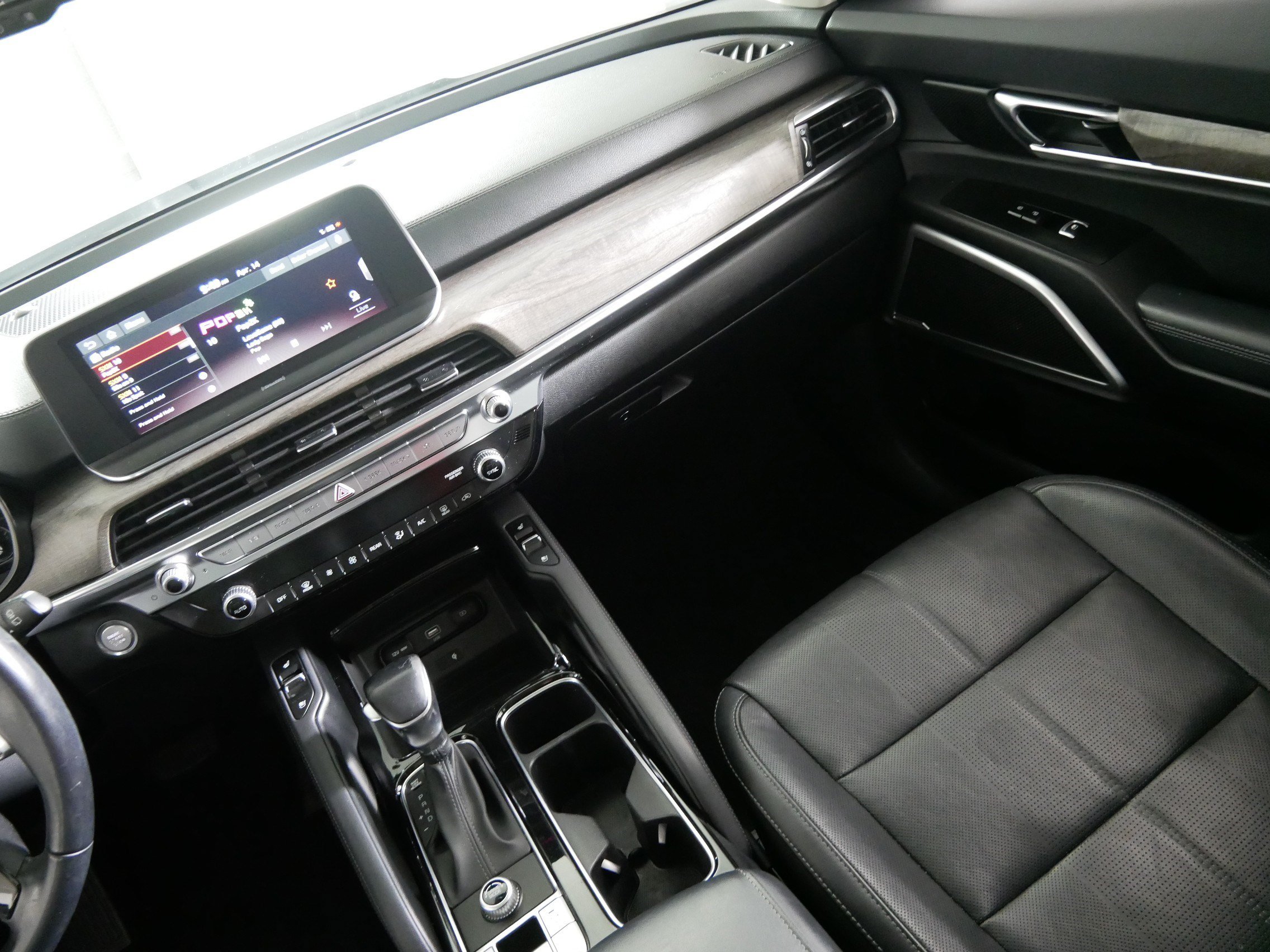 Used 2020 Kia Telluride EX w/ Towing Package FWD image 11