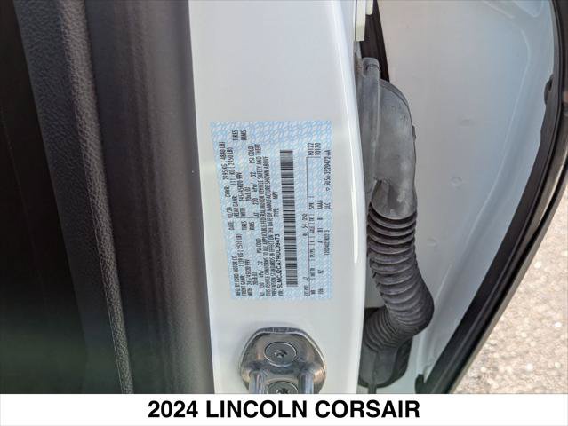 New 2024 Lincoln Corsair Reserve w/ Equipment Group 201A FWD image 15