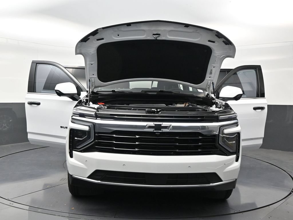 Used 2025 Chevrolet Suburban LS RWD image 32