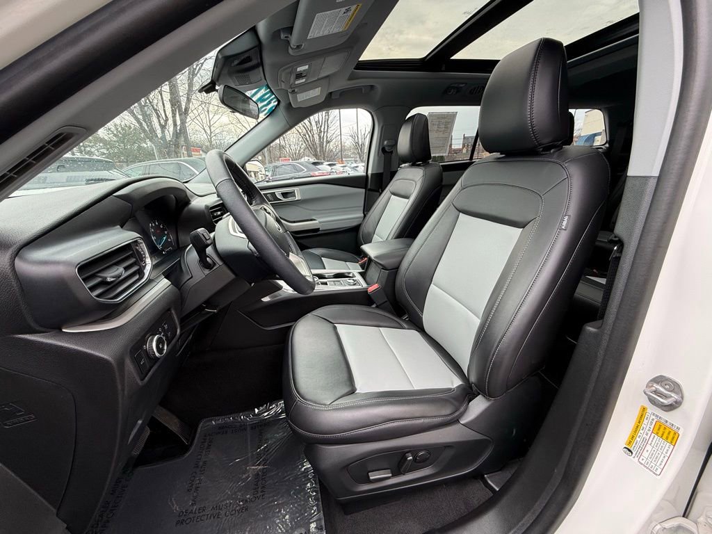 Certified 2023 Ford Explorer XLT w/ Equipment Group 202A image 15