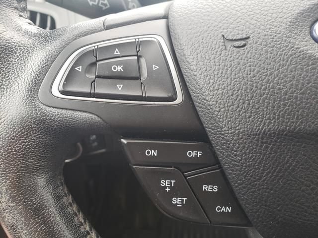 Used 2017 Ford Focus SE w/ Cold Weather Package FWD image 23
