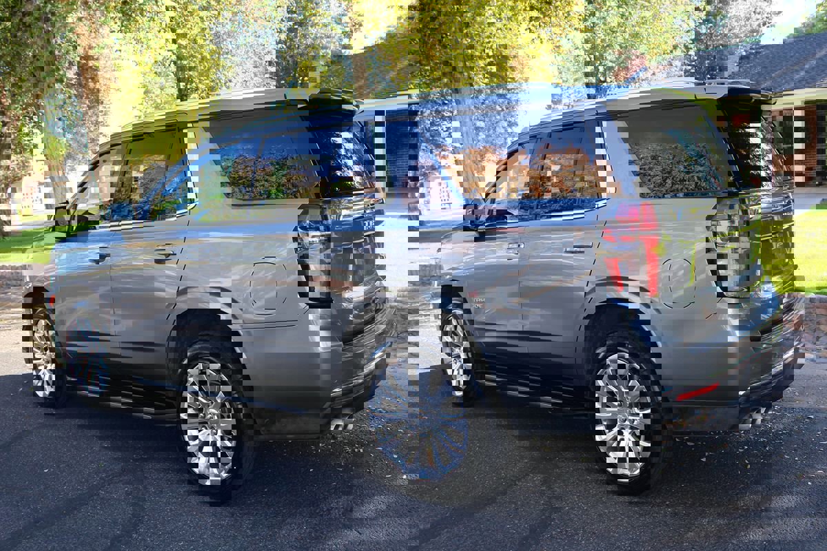 Used 2021 Chevrolet Tahoe Premier w/ Premium Package image 54