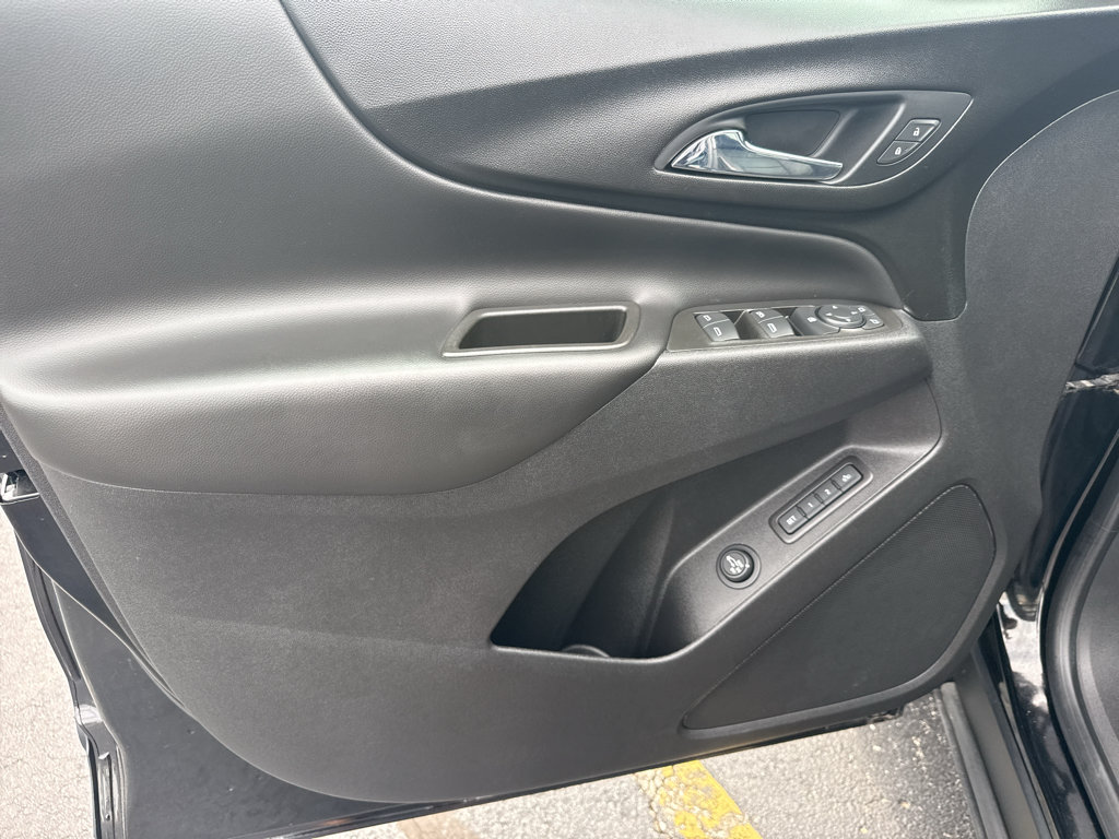 Used 2020 Chevrolet Equinox LT w/ Midnight Edition FWD image 13