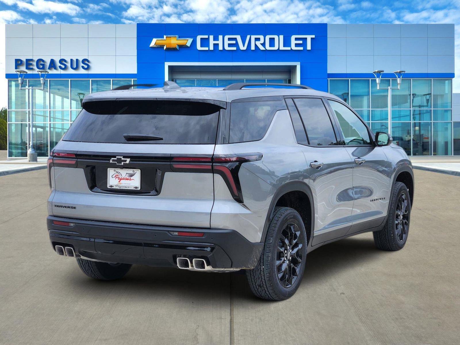 New 2026 Chevrolet Traverse LT w/ Midnight/Sport Edition FWD image 4