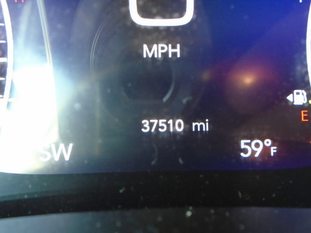 Used 2026 Chrysler Pacifica Limited w/ S Appearance Package FWD image 12