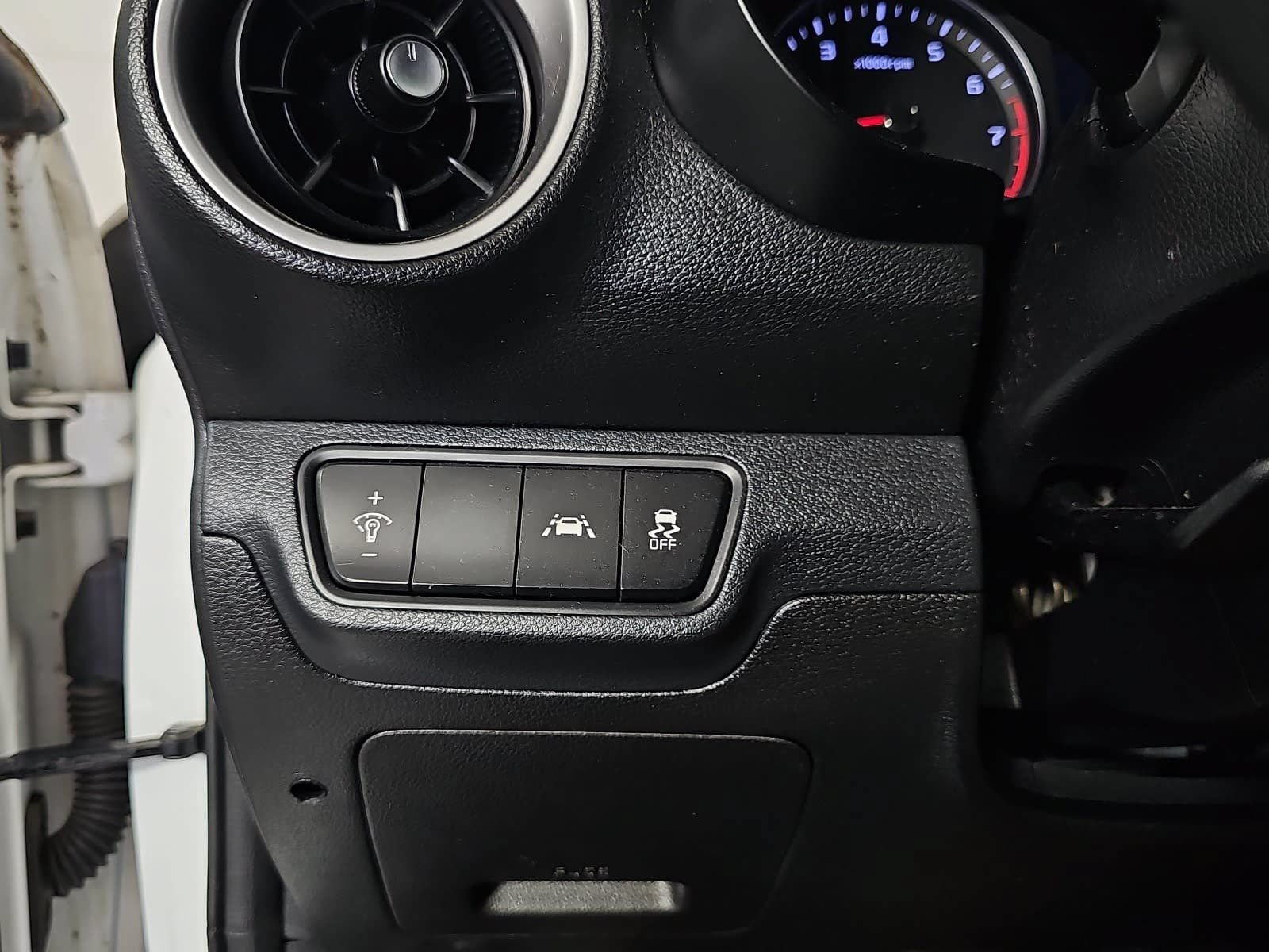 Used 2019 Kia Forte LXS FWD image 23
