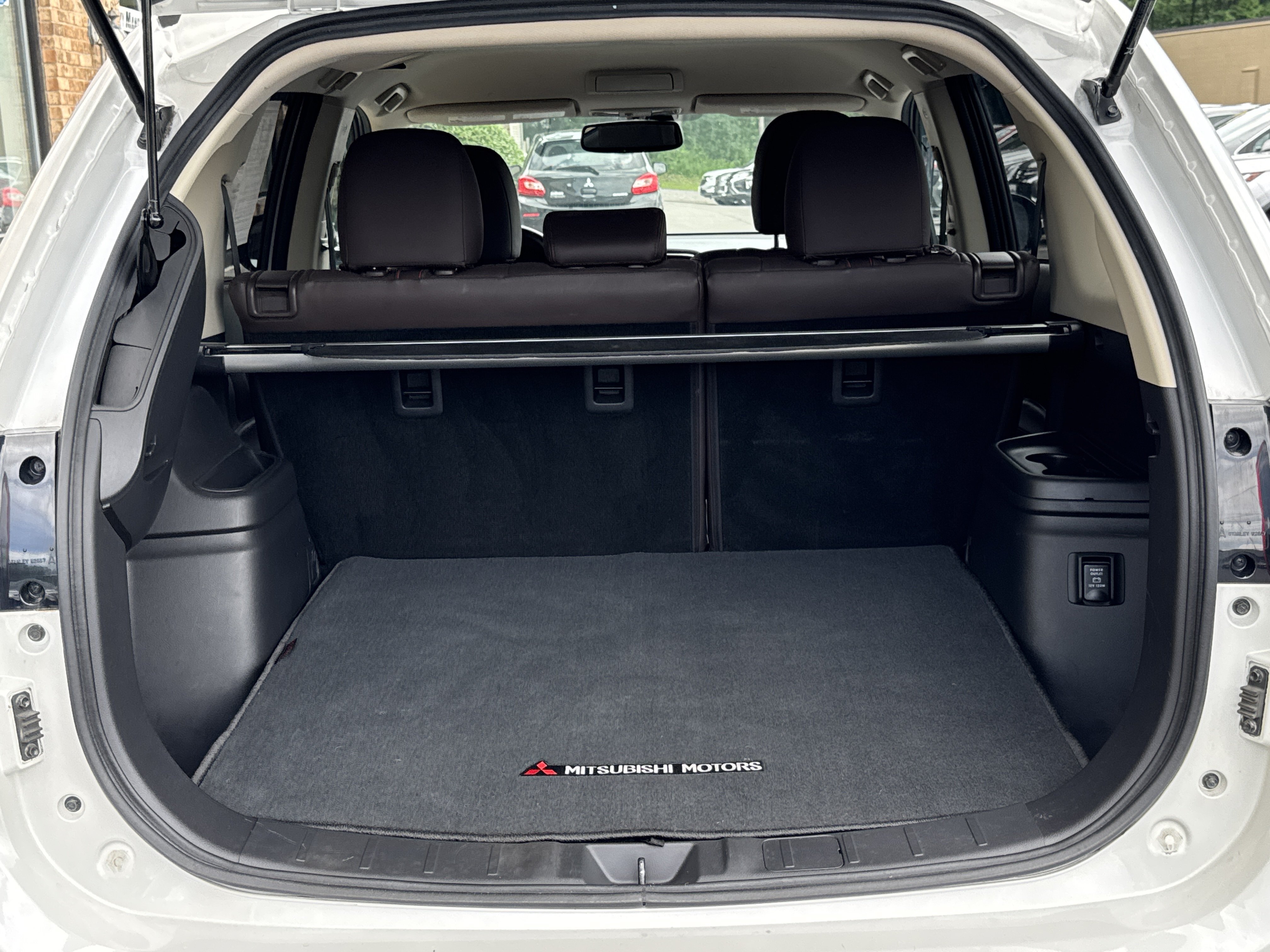 Used 2018 Mitsubishi Outlander SEL AWD/4WD image 11