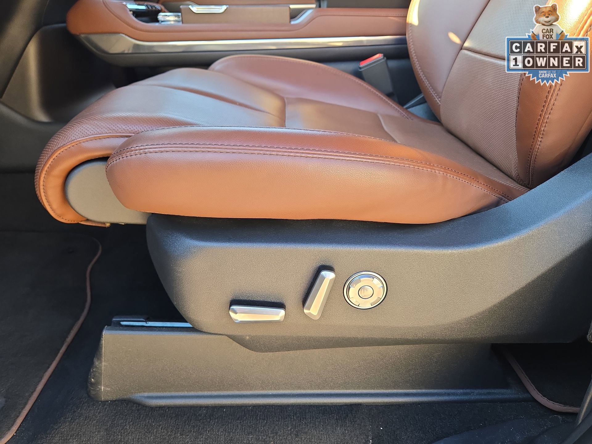 Used 2025 Lincoln Navigator Reserve AWD/4WD image 17