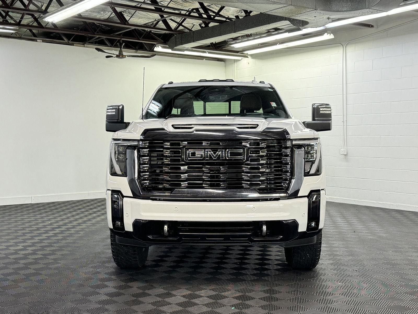 Used 2024 GMC Sierra 3500 Denali Ultimate image 5