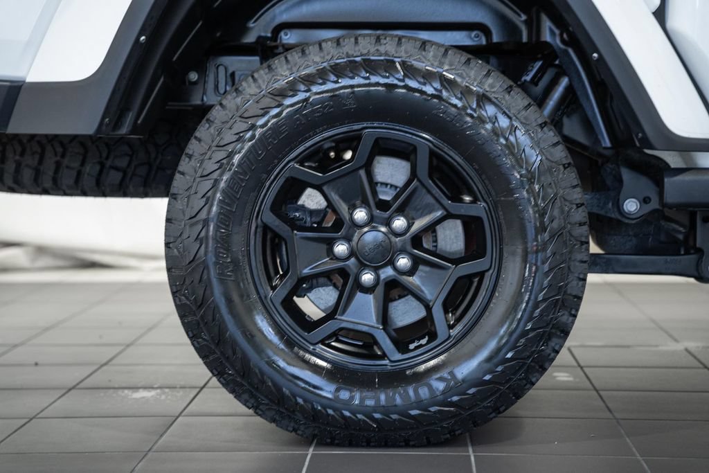 Certified 2022 Jeep Gladiator Sport AWD/4WD image 18