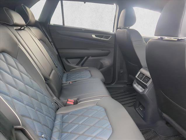 Used 2025 Volkswagen Atlas Cross Sport SEL Premium R-Line image 18