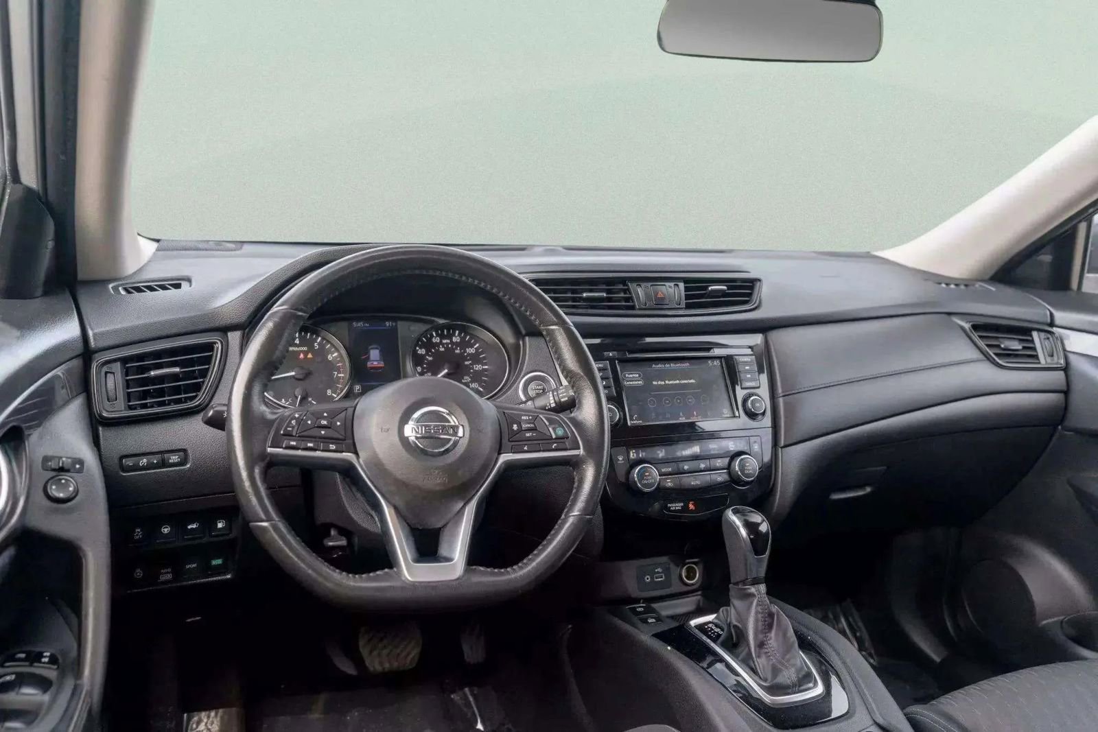 Used 2019 Nissan Rogue SV w/ Premium Package image 11