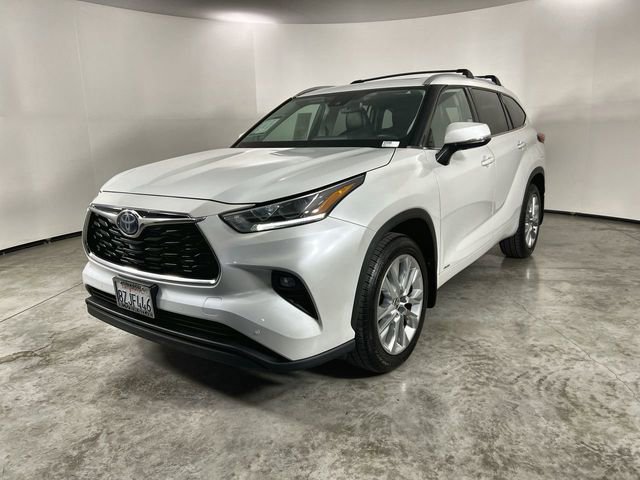 Used 2022 Toyota Highlander Limited image 4