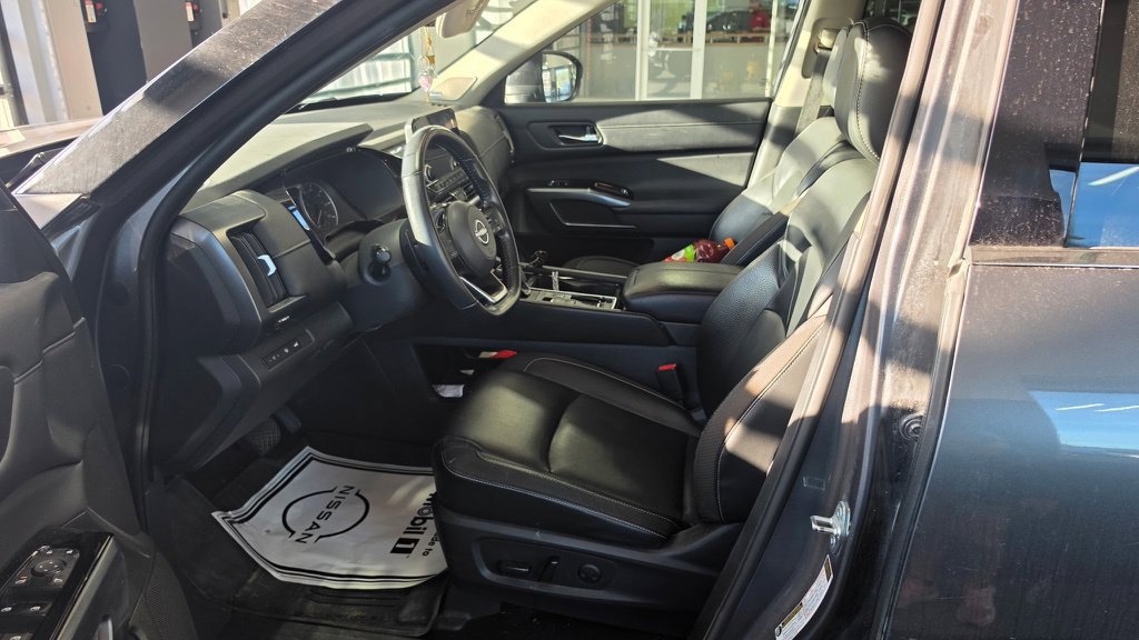 Used 2022 Nissan Pathfinder SL w/ SL Premium Package FWD image 10