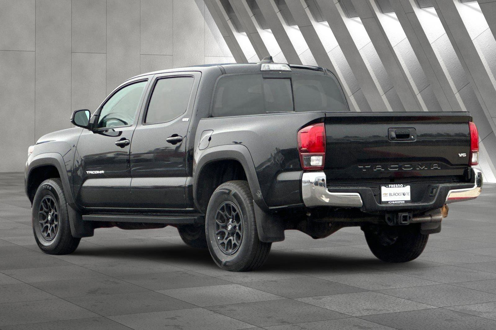 Used 2022 Toyota Tacoma SR5 image 6