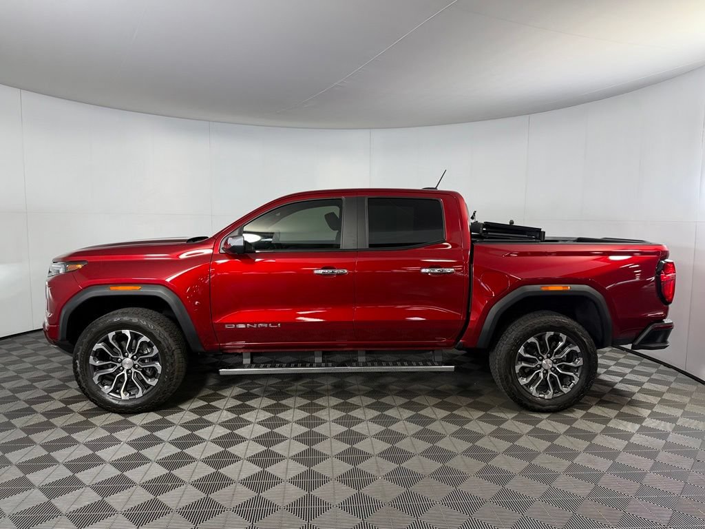 Used 2025 GMC Canyon Denali AWD/4WD image 10
