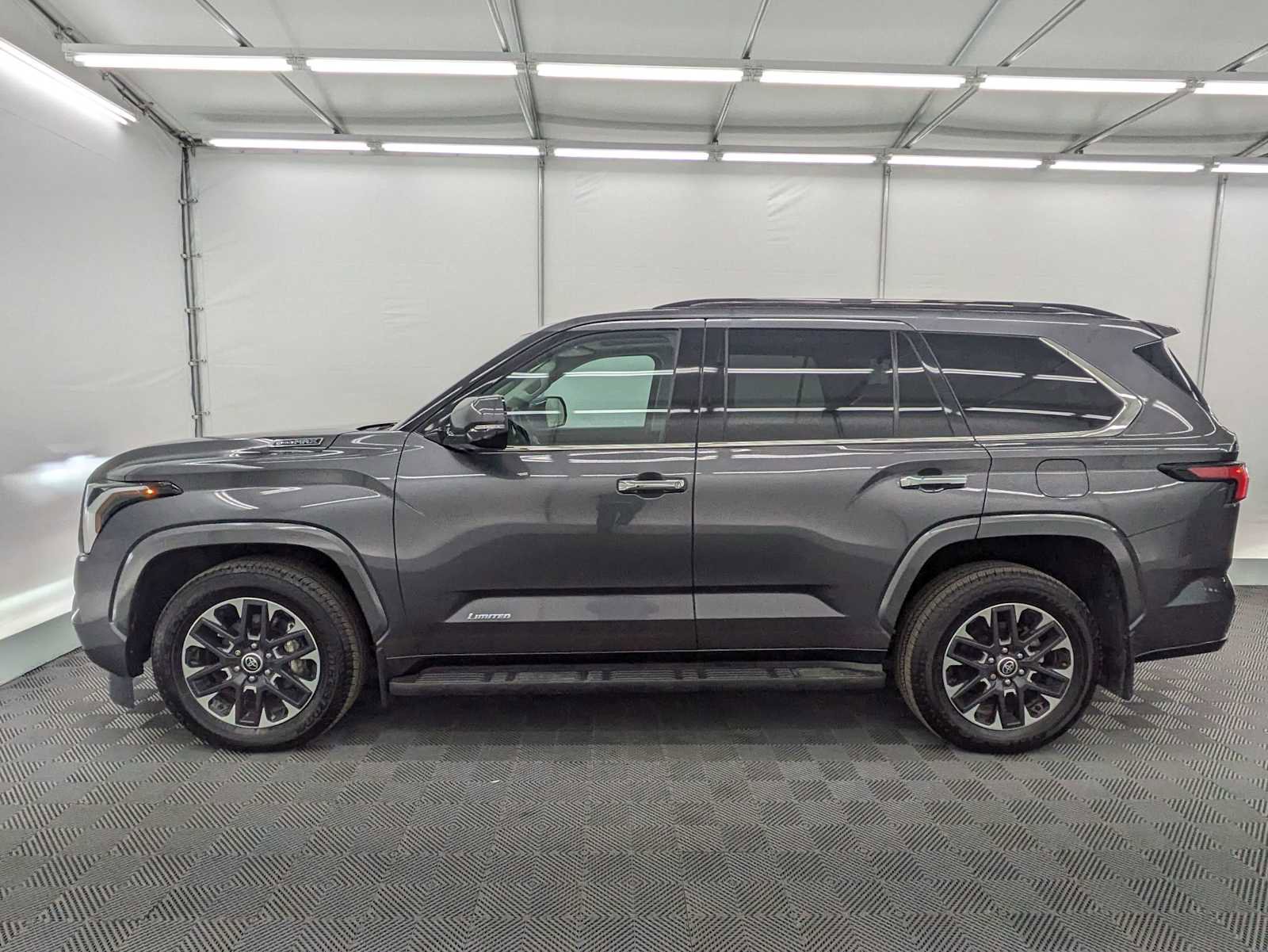 Used 2023 Toyota Sequoia Capstone AWD/4WD image 3