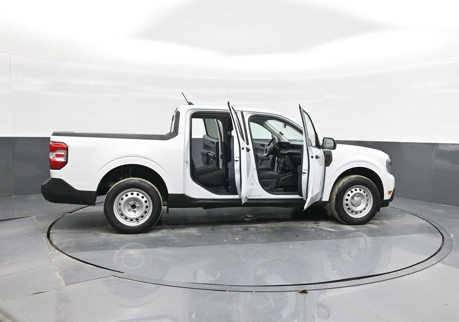 Used 2023 Ford Maverick XL image 38