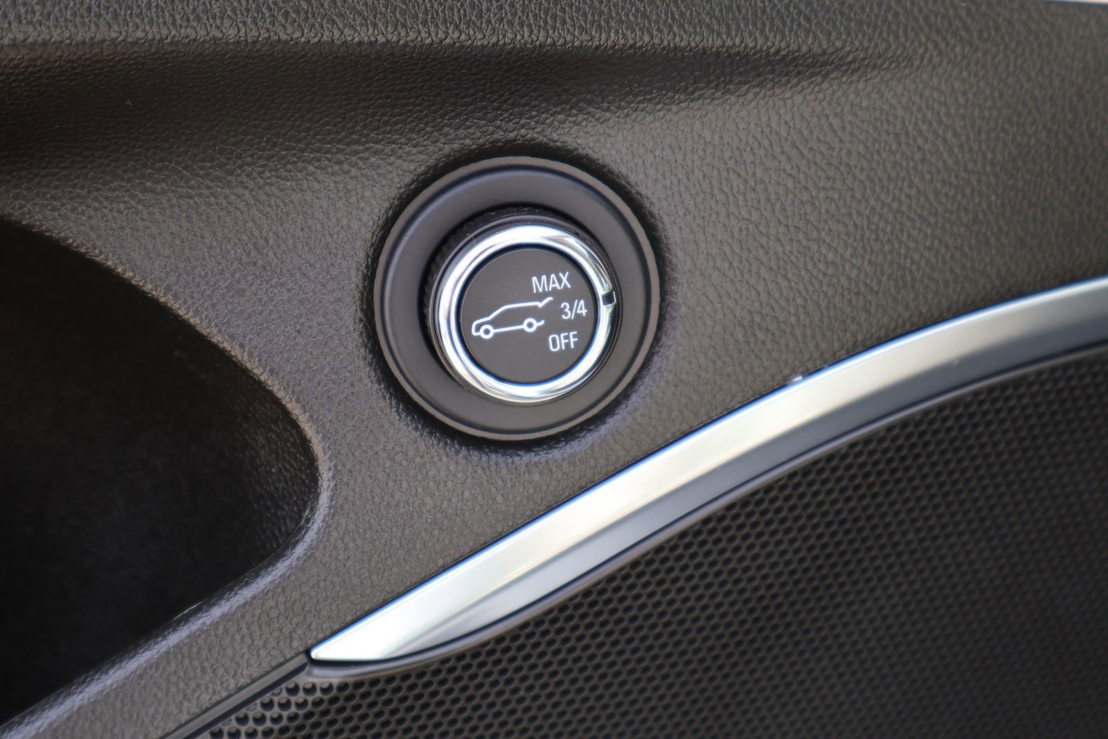 Used 2023 Buick Enclave Essence w/ Sport Touring Edition FWD image 19