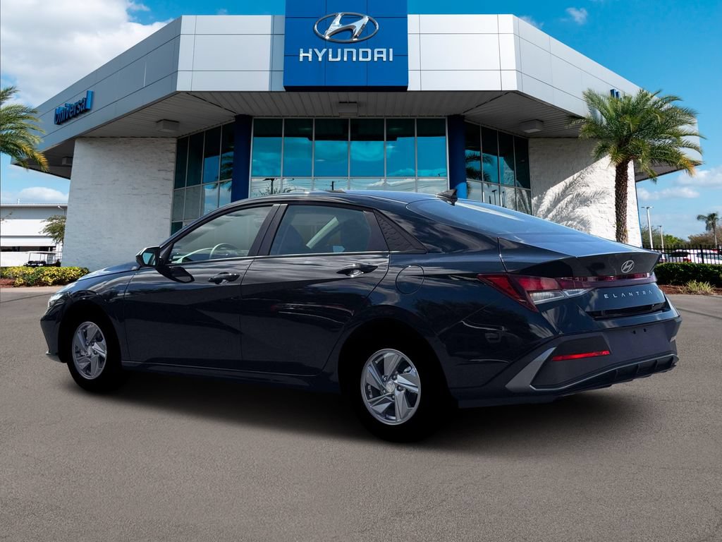 New 2026 Hyundai Elantra SE FWD image 5