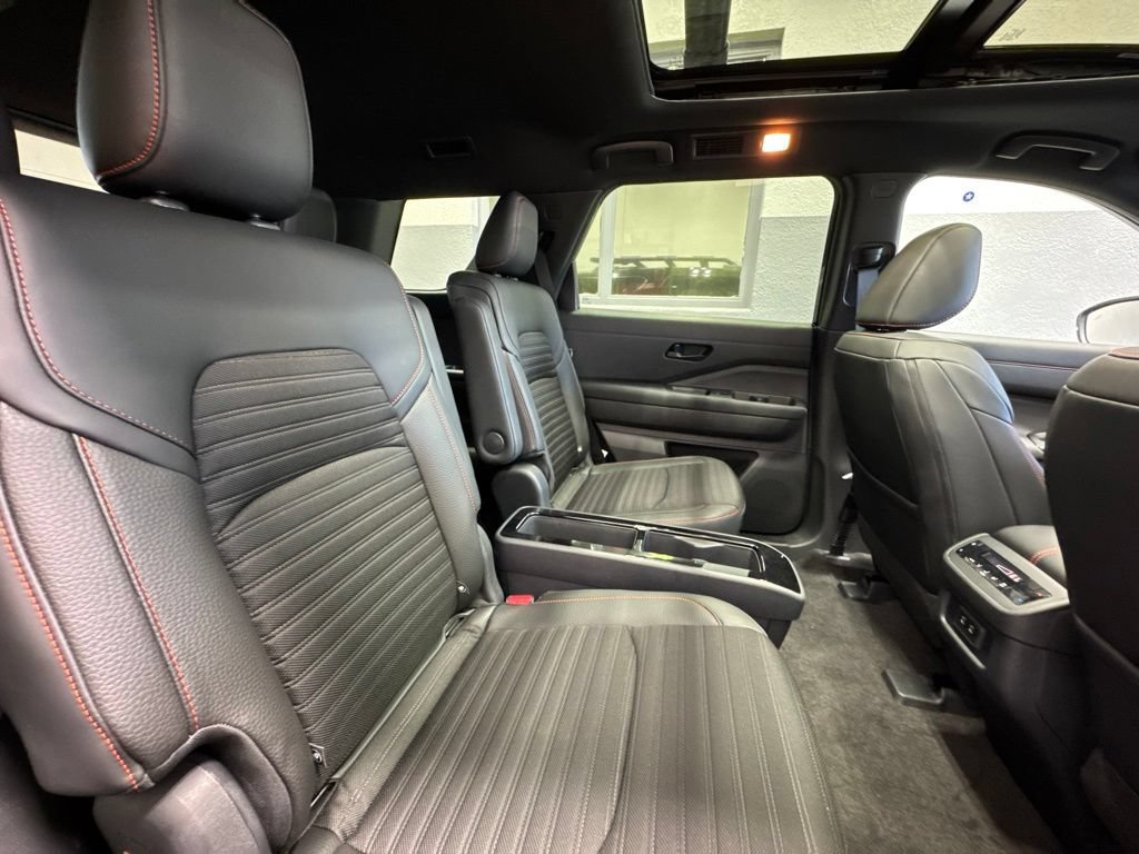 New 2026 Nissan Pathfinder Rock Creek w/ Rock Creek Premium Package AWD/4WD image 28